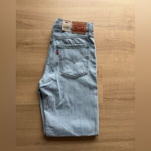 NWT Levi's Low Pro Straight Jeans (Size 27)